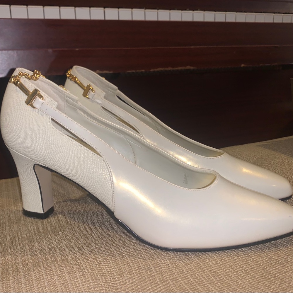 Vintage Via Sola Heels